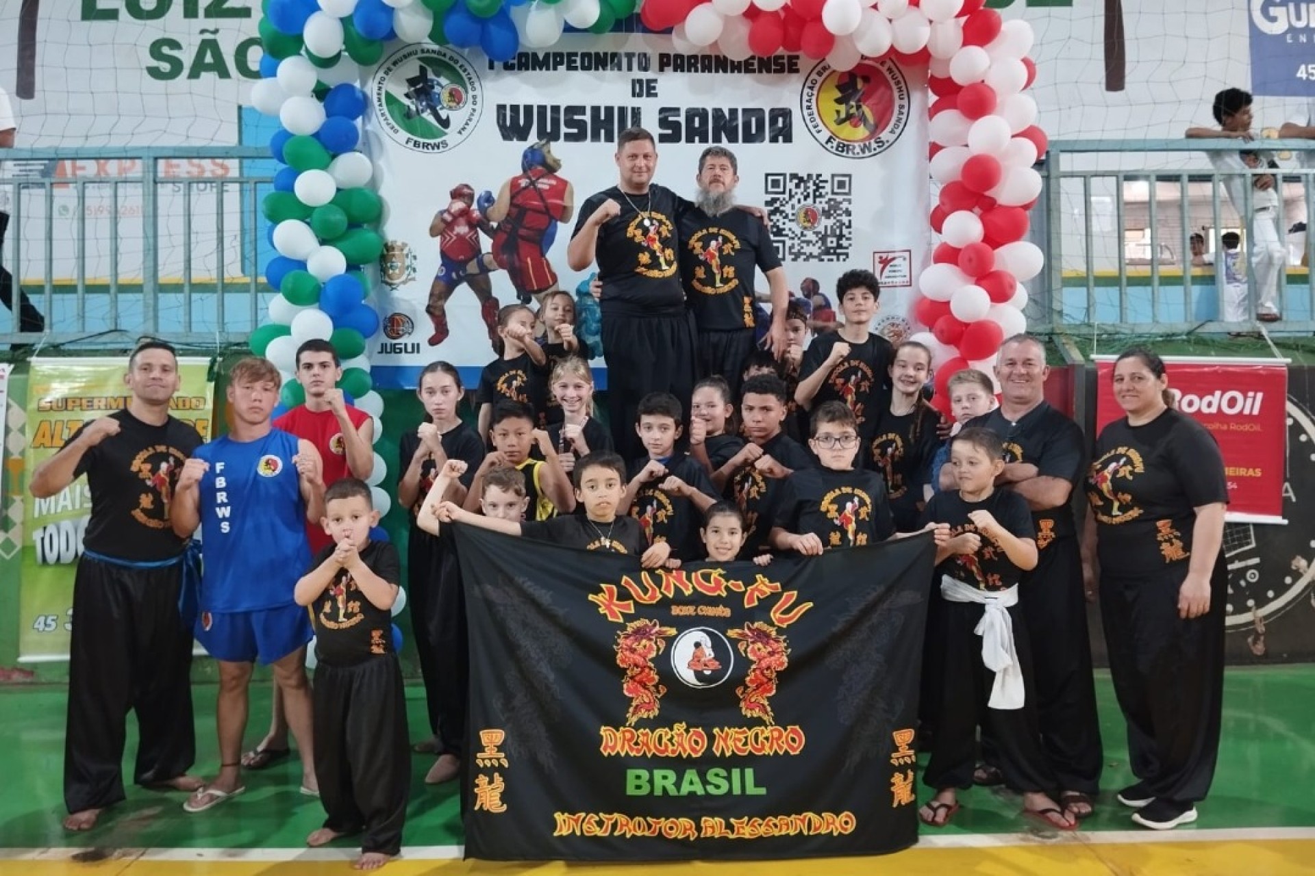 A escola de Kung Fu Wushu Dragão Negro de Missal  participou de mais uma competição estadual