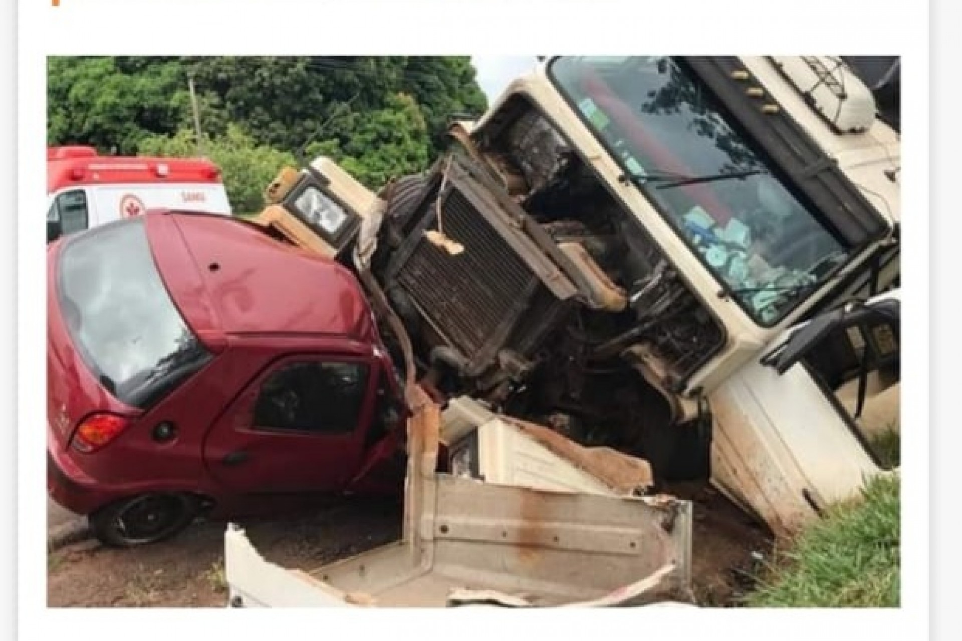 Carreta com placas de São Miguel do Iguaçu se envolve em grave acidente na PR-463