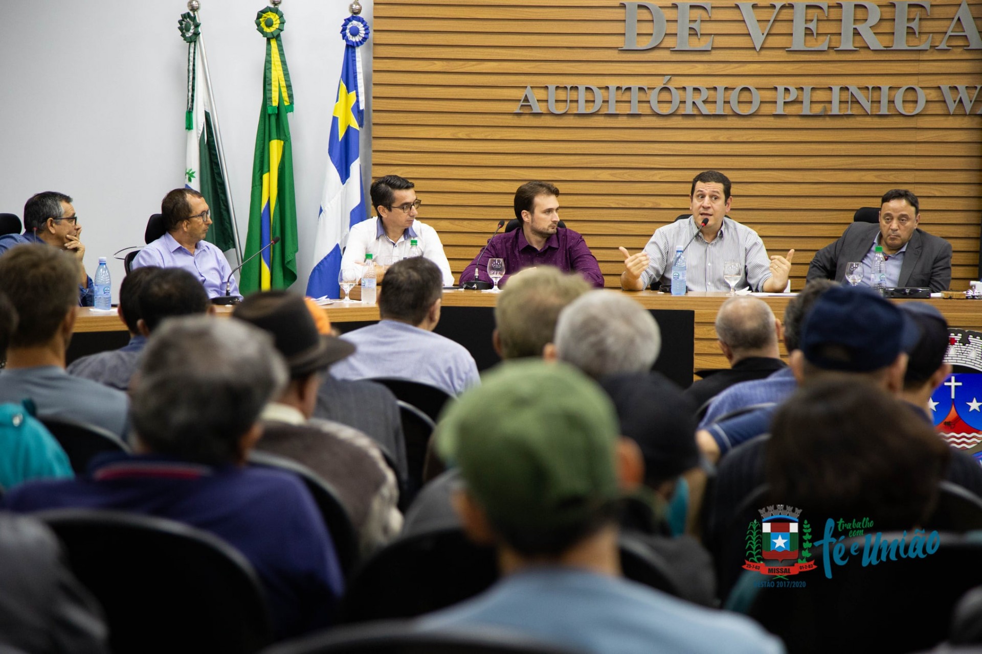 Comitiva de Missal participa de reunião com diretor-presidente de distribuição da Copel