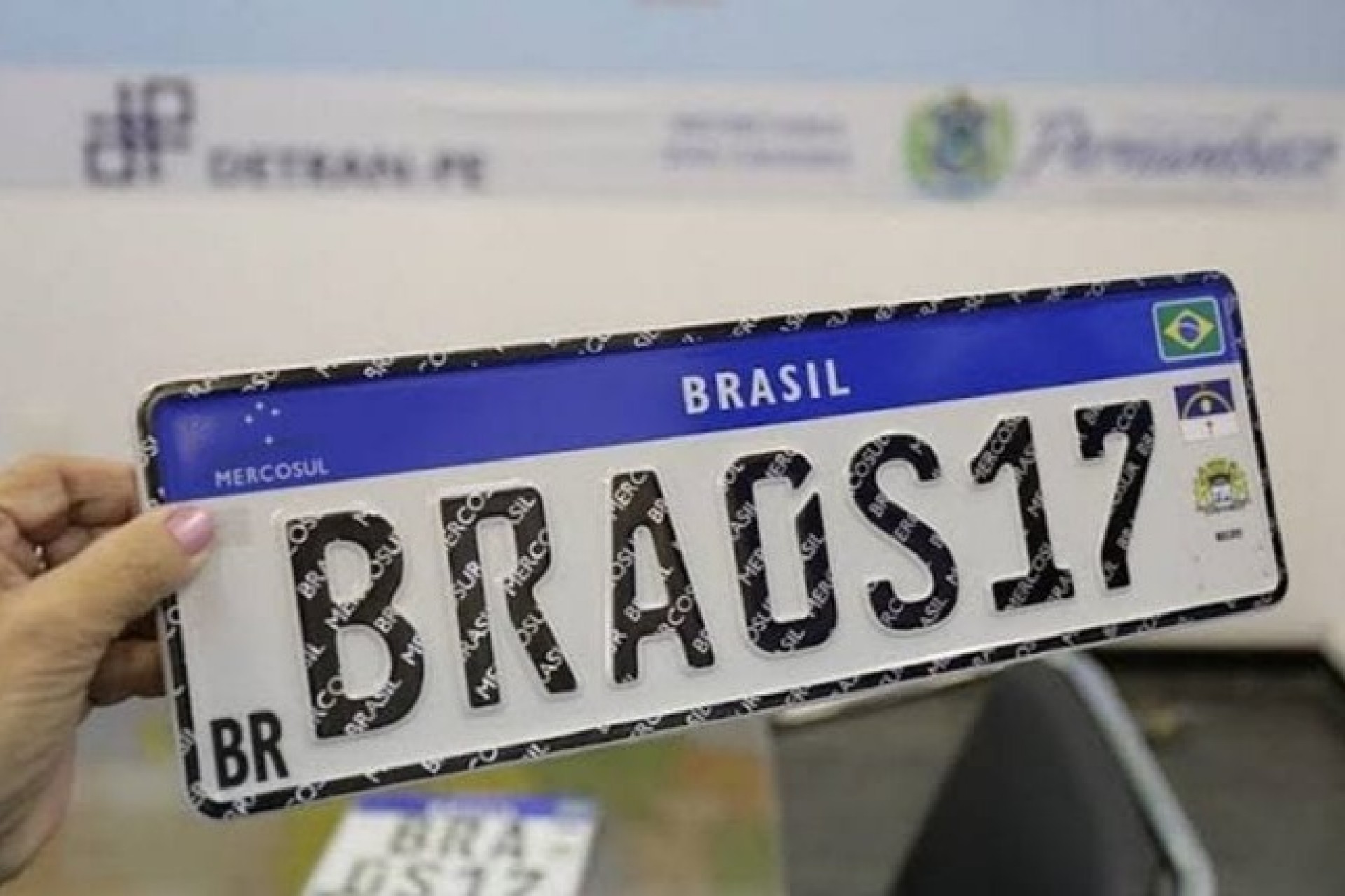 Detran-PR adota novas regras para emissão de placas modelo Mercosul