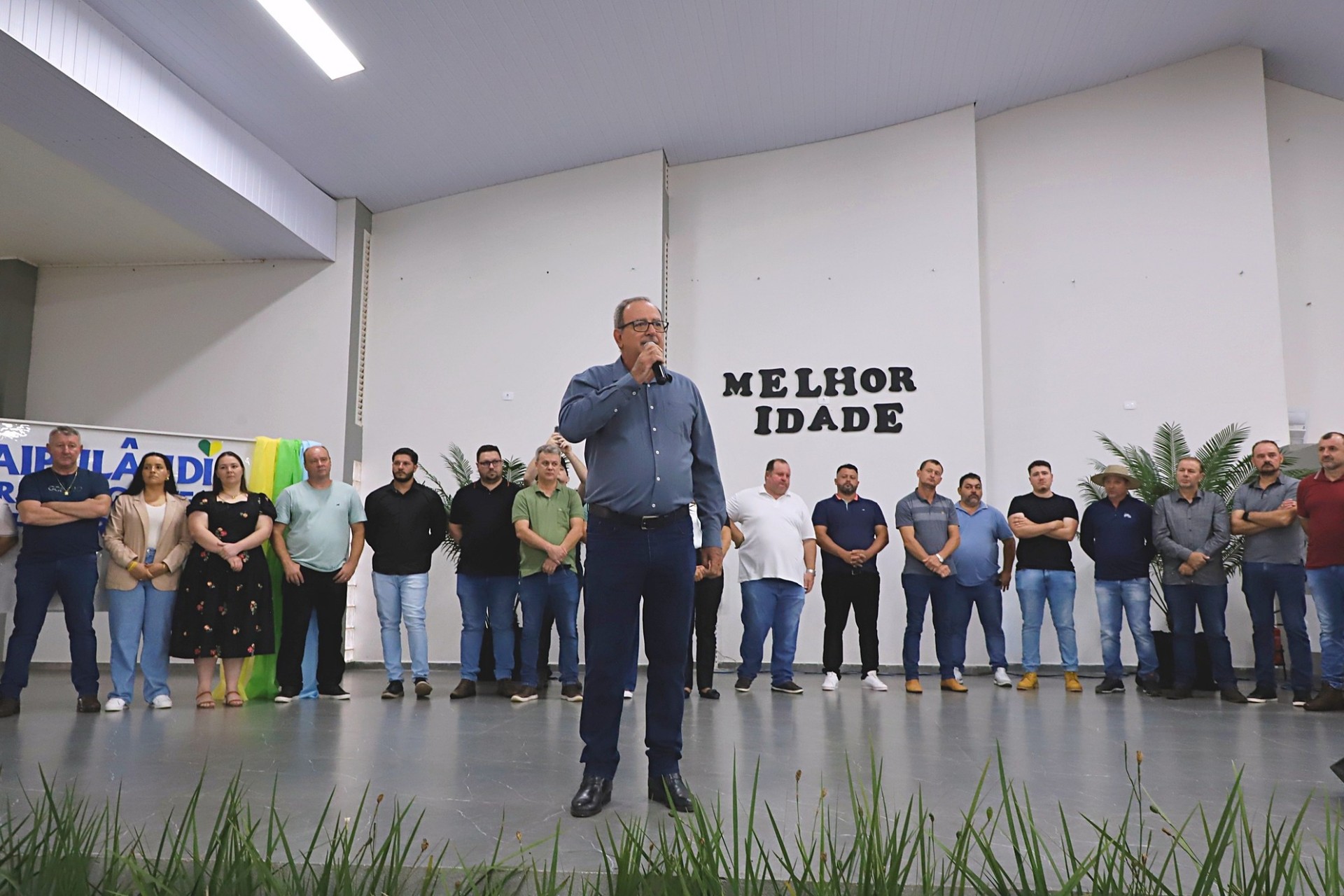 Em torno de 800 servidores participam de palestra na abertura da Semana Pedagógica em Itaipulândia