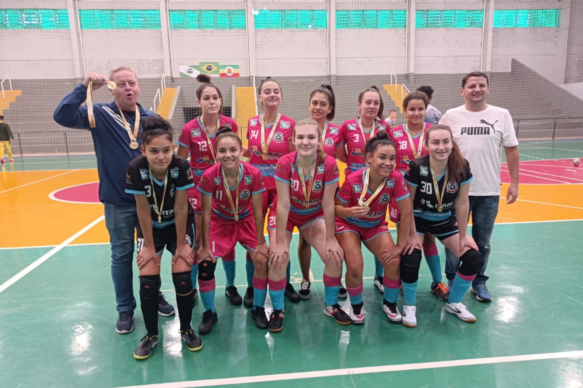 Meninas de Missal são campeãs da Fase Regional de Futsal dos Jogos Escolares