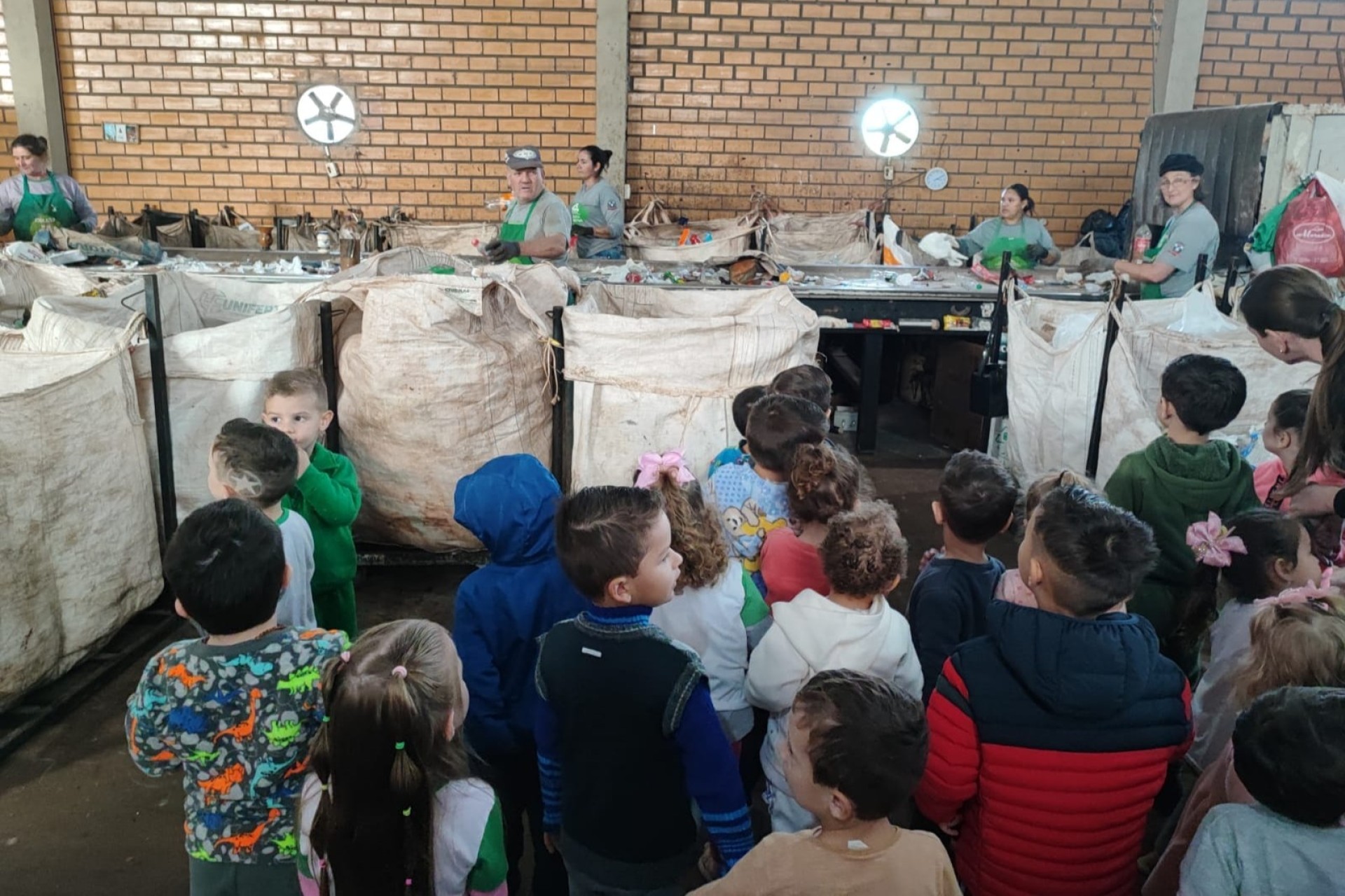 Missal: Alunos do Cmei Sementes do Amanhã visitam a ACAMIS