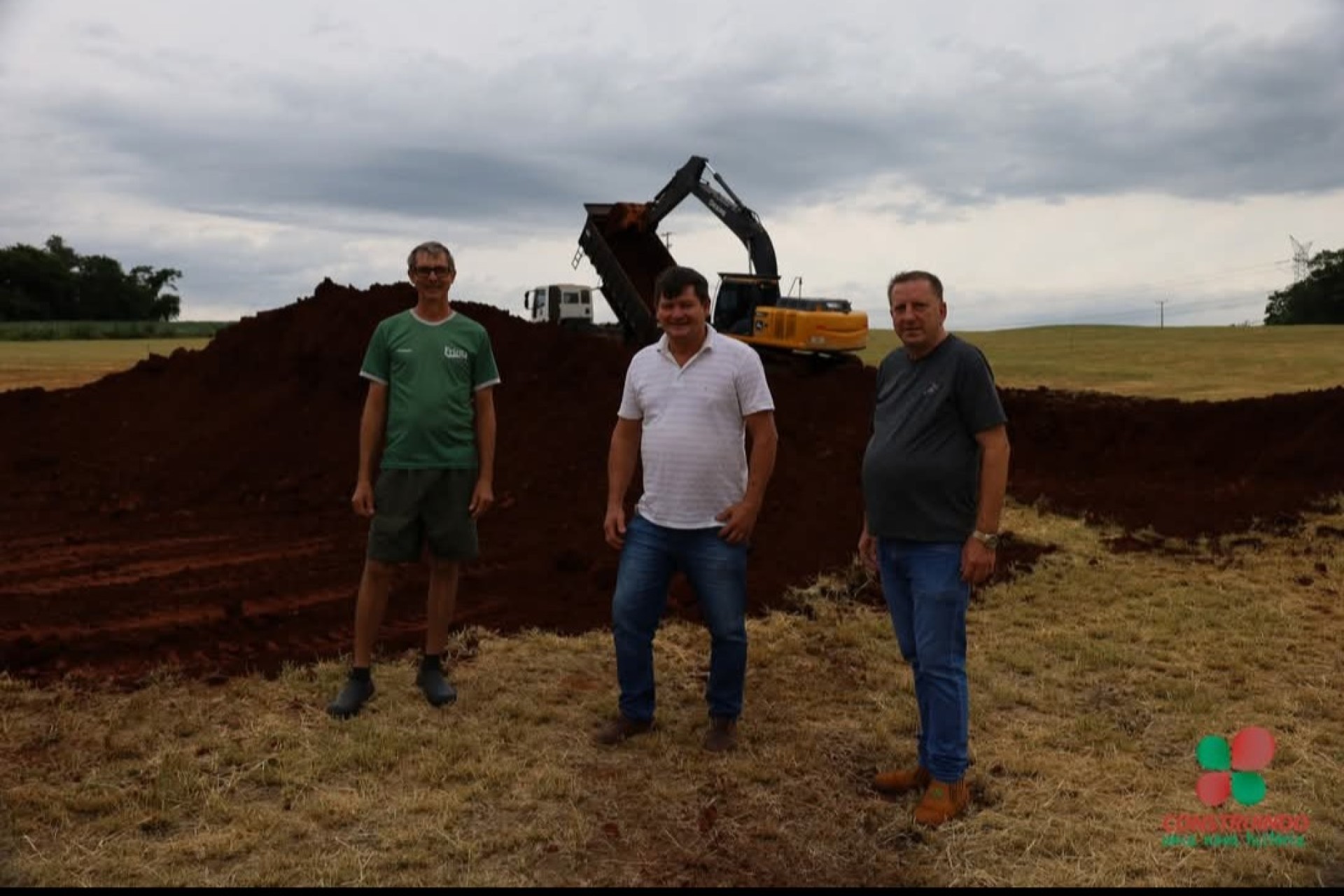 Missal disponibiliza Terraplanagem para propriedade instalar crechário de Suínos