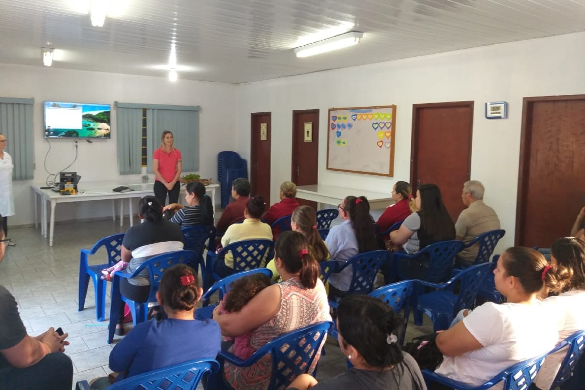 Participantes do Programa Cesta Básica Missalense recebem palestra sobre tabagismo