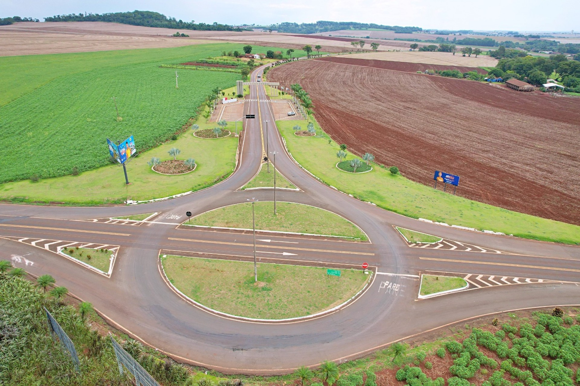 Pintura de faixas melhora sinalização viária e trafegabilidade em Itaipulândia