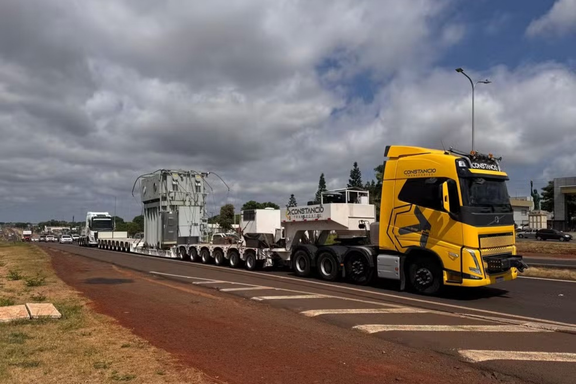 Transporte de transformador da Itaipu com mais de 122 toneladas demanda megaoperação no Paraná