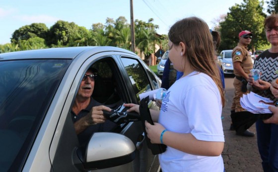 Ação conjunta conscientiza alunos sobre a importância da água em Santa Helena