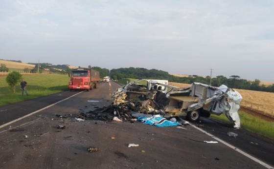 Acidente envolvendo ônibus que saiu do Paraná com torcedores do Grêmio deixa um morto e 46 feridos