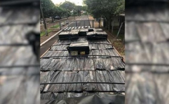 Caminhão carregado com 280 caixas de cigarros é apreendido em Itaipulândia