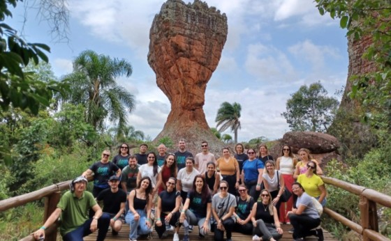 Comitiva da Caciopar visita Vila Velha, um dos principais cartões-postais do Paraná