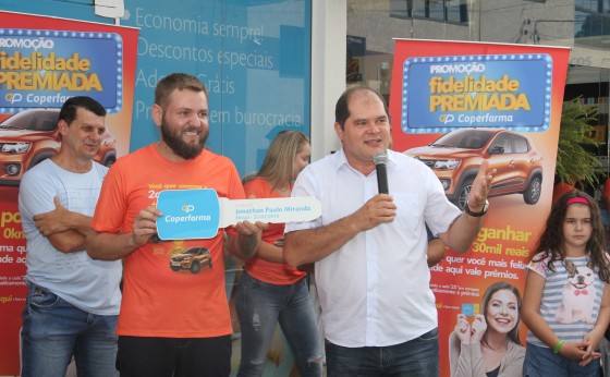 Coperfarma Missal entrega carro da Promoção Fidelidade Premiada