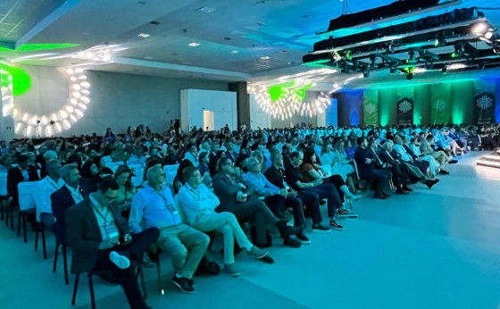 Cresol participa de congresso empresarial em Foz do Iguaçu