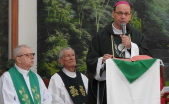 Dom Sérgio esteve em Medianeira em primeiro encontro com o Clero da Diocese de Foz