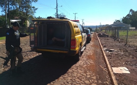 Homem é preso e carro apreendido pela PM em Missal