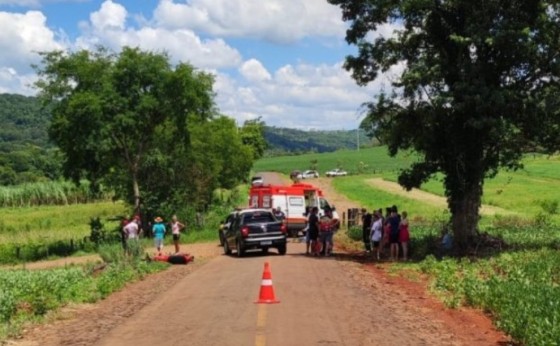 Homem morre em acidente envolvendo carro e moto no interior de Santa Helena