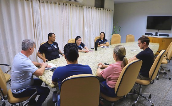 Itaipulândia: Diretoria da DEFFI Futsal Feminino reúnem-se com Vice-Prefeito e Secretário