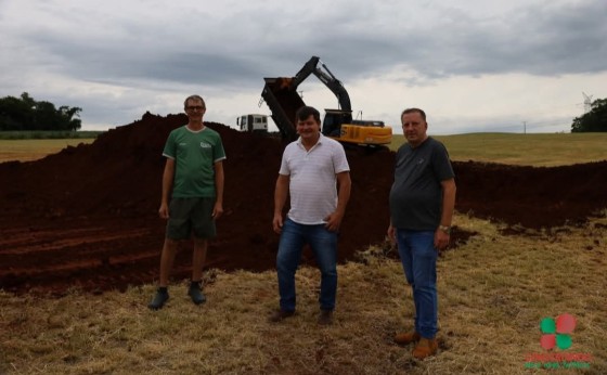 Missal disponibiliza Terraplanagem para propriedade instalar crechário de Suínos