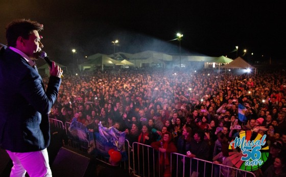 Missal recebeu um grande show na noite de 25 de julho, a dupla Zezé di Camargo e Luciano