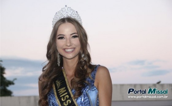 Missalenses recepcionam a Miss Paraná Djenifer Frey