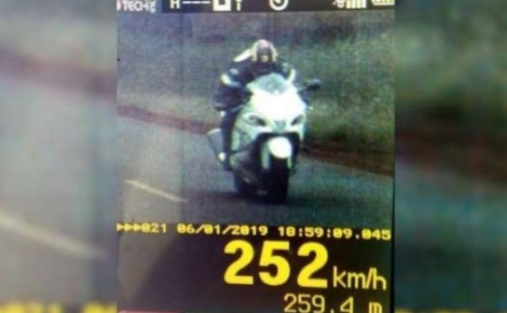 Motociclista é flagrado a 252 km/h na PR 497, em Itaipulândia