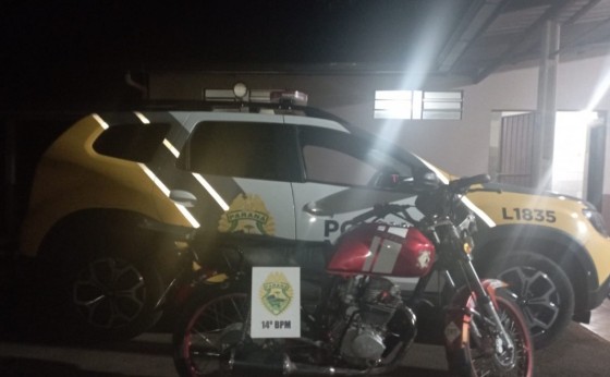 Motociclista sem habilitação foge da polícia e cai durante perseguição em Missal