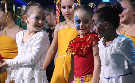 A Cia Municipal de Dança apresentou na noite de ontem (08), o espetáculo “OZ, Mágico e Poderoso”